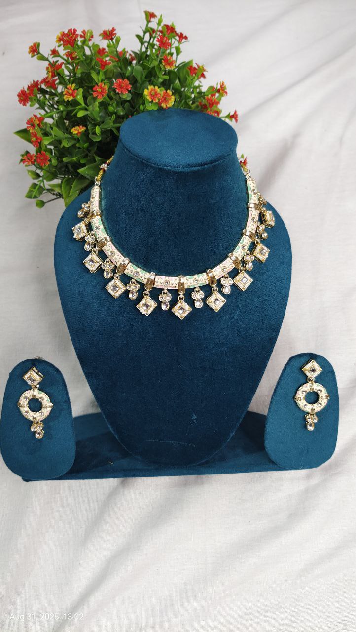 Kundan Neckless